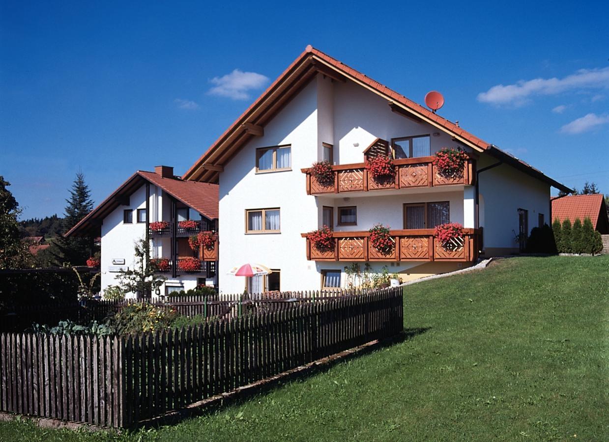 Gasthaus Und Ferienwohnungen Zum Engel 瓦尔德布伦 外观 照片