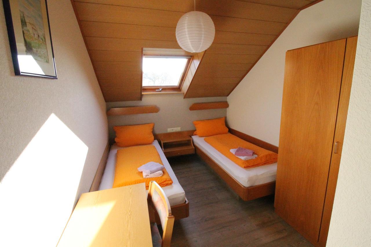 Gasthaus Und Ferienwohnungen Zum Engel 瓦尔德布伦 客房 照片