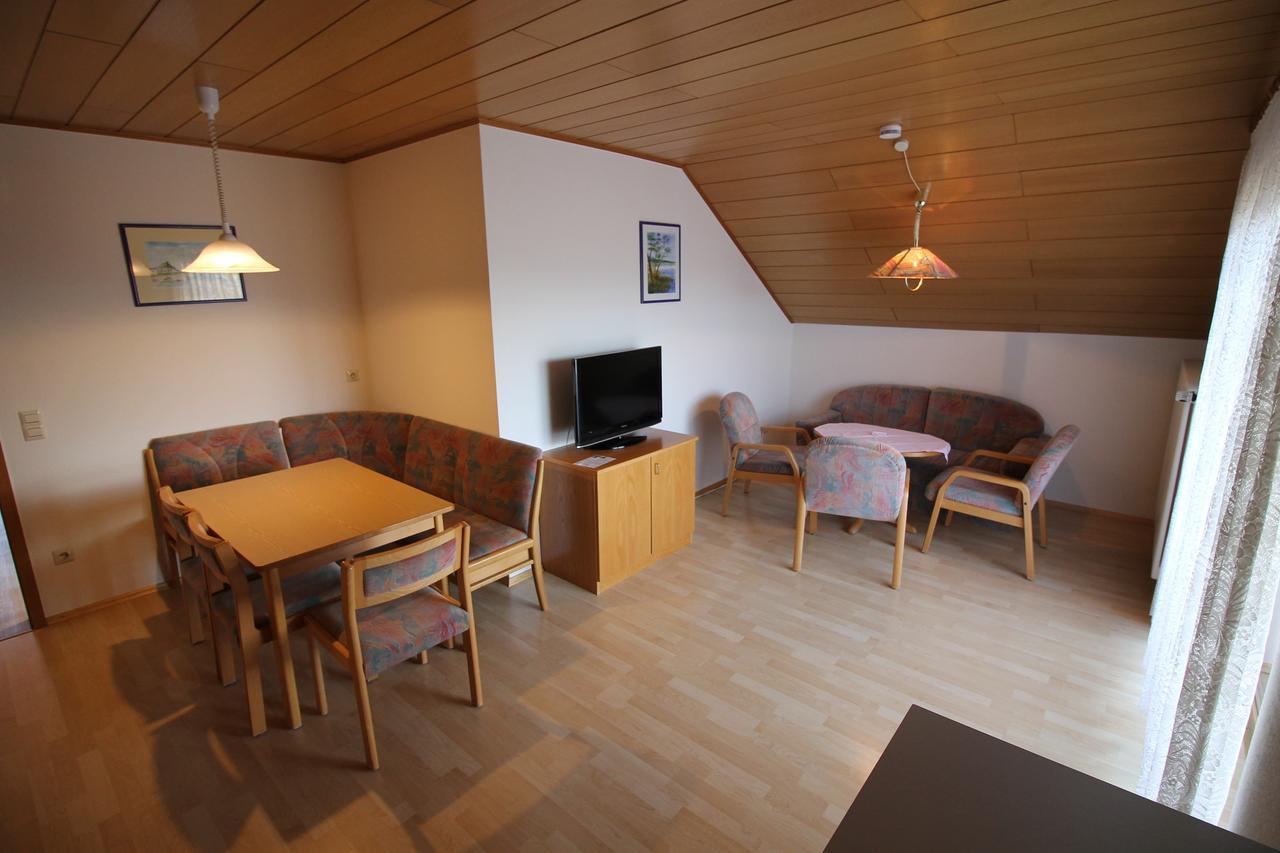 Gasthaus Und Ferienwohnungen Zum Engel 瓦尔德布伦 客房 照片