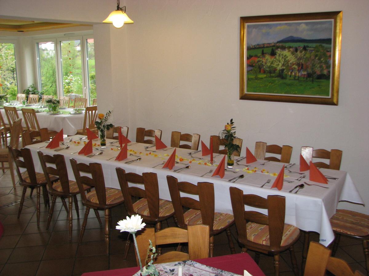 Gasthaus Und Ferienwohnungen Zum Engel 瓦尔德布伦 外观 照片