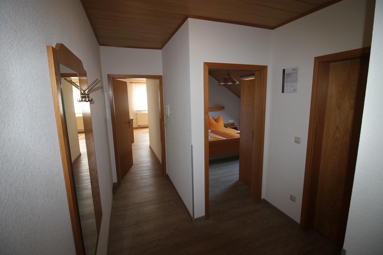 Gasthaus Und Ferienwohnungen Zum Engel 瓦尔德布伦 外观 照片